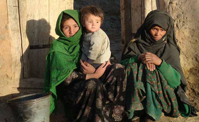 Foto: EFKs arkiv Kunskap hjälper människor att utveckla byar, Afghanistan I flera avlägsna provinser i Afghanistan är människor mycket fattiga, och till följd av krig och oroligheter har de inte