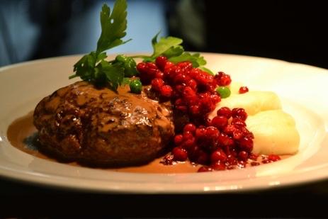 Lunch-utflykter. Under våren planerar vi att vid 2 tillfällen göra en lunchutflykt med egna bilar till trevliga matställen i närområdet.