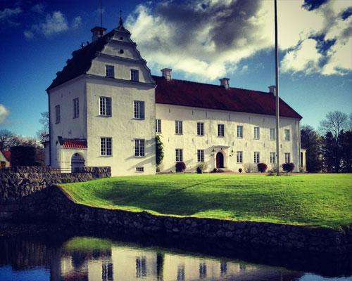 22/5 kl 08.00 Slott och vodka! Starbussar tar oss på en annorlunda resa i Skåne.