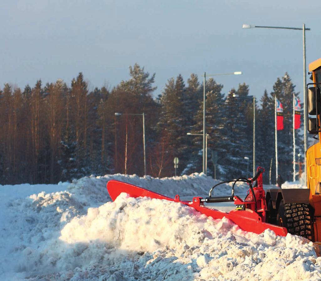 Mählers Redskapskatalog Snölastaren är oslagbar Ung och erfaren hyvelförare André Edlund, en av få unga väghyvelförare som ändå har många års erfarenhet.
