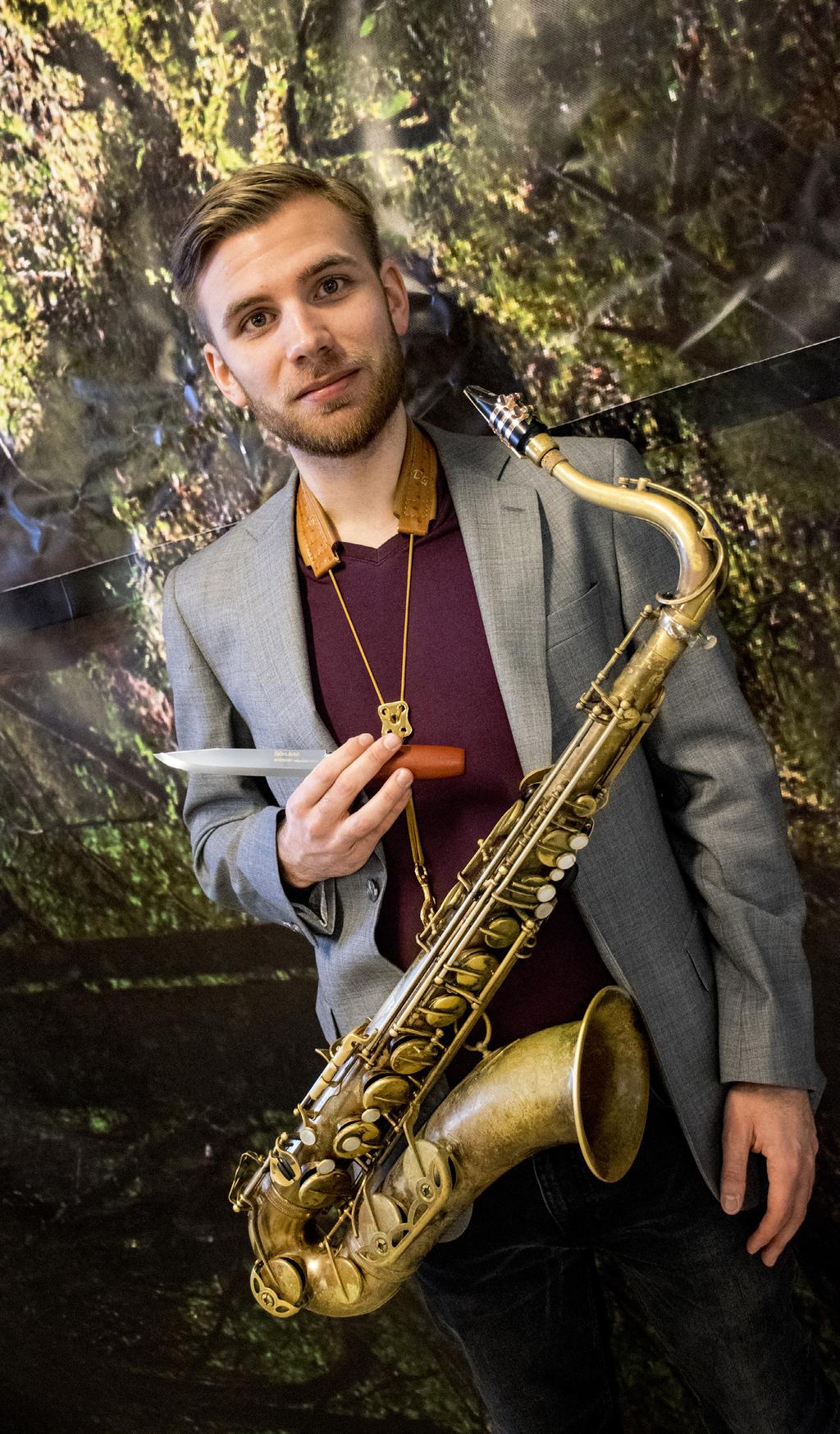 SAXOFONIST BJÖRN ARKÖ ÄR VASSAST Jazzen hamnar mitt emellan pop och klaik muik SÖDERMALMSBON BJÖRN ARKÖ, PRESSBILD 23, fick ett glatt beked i början av året.