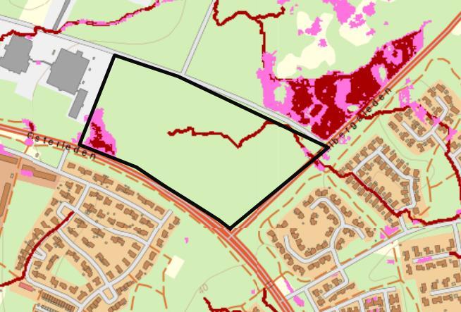 Detta syns också i SMHIs översvämningskartering på Länsstyrelsens webbgis, se Figur 8. Enligt plan kommer markanvändningen att ändras markant, vilket ger möjligheter att förebygga problemet.