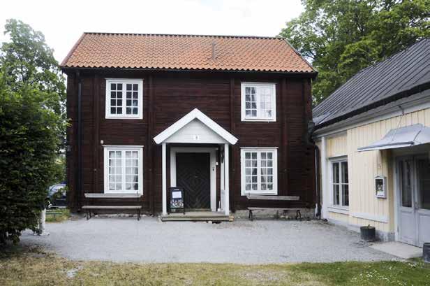 DET TIMRADE HUSET, LOFTBODEN, FRÅN OMKRING 1730. FARSTUKVISTEN ÄR RELATIVT NYGJORD MEN EFTERLIKNAR EN ÄLDRE SOM HAR FUNNITS HÄR. FOTO J. MALMBERG.