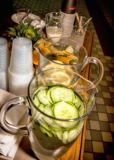 Du får sedan ett e-postmeddelande när det blir en ledig plats. Du kan också komma på drop in i mån av plats. Vattengympa pågår till och med vecka 21.