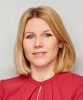 Han har åtta års erfarenhet från Bain & Co där han arbetade som managementkonsult.