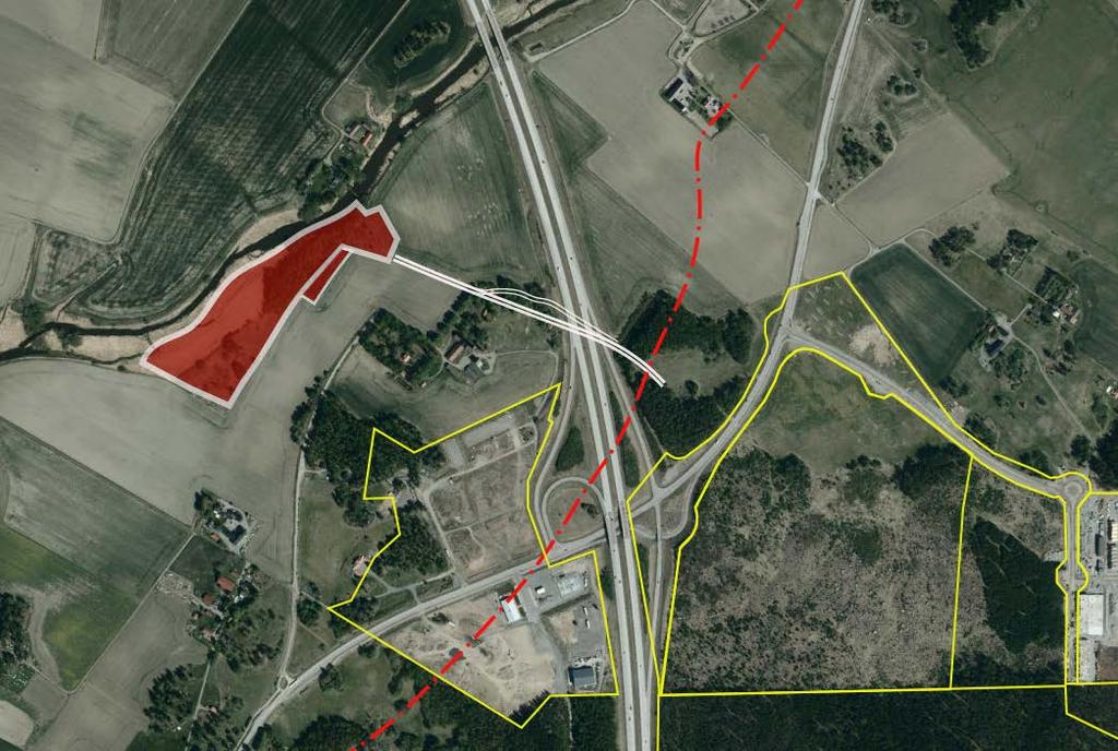 2018-05-08 s 25 (40) c) Den avröjda norra bytomten Den gamla bytomten, vars utsträckning är belagd i kartor från första hälften av 1600-talet, kan fortfarande avläsas som en sådan genom att den inte