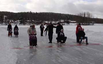 Under dagen arrangeras utöver spark även fisketävling. Prova på skoteråkning mm. Vi säljer korv o fika på plats. Kom och njut av Liljan i vinterskrud.