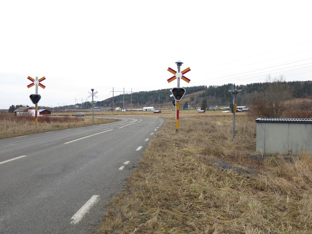 I strandkanten av Russfjärden i närområde av planerad sträckning för gång- och cykelvägen finns en registrerad fornlämning (Raä Ström 389:1).