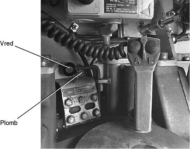 Mekanisk avfyring säkringsvredet för mekanisk avfyring är plomberat. Periskopsikte Bild 14. Säkringsvred för mekanisk avfyring periskopsiktets optik är ren.