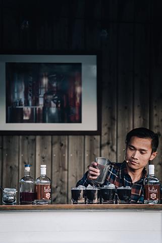 Sotad drink blev årets vinnare I år var det Slamet Haryadi från M Bar på Mandarin Oriental i Hong Kong som kammade hem priset med följande motivering från juryn: Slamet Haryadi har på ett föredömligt