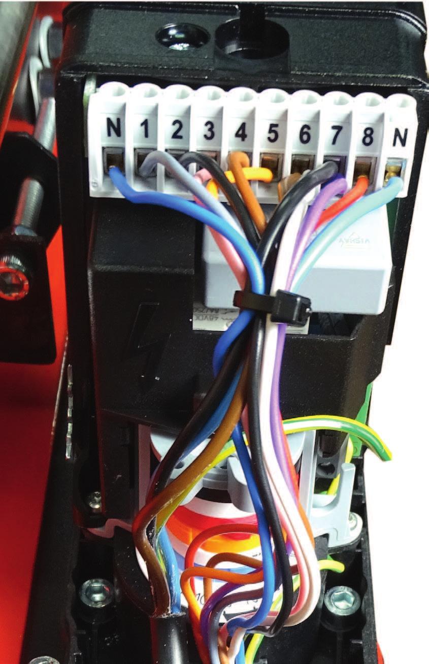 7.3 Utbyte av spjällmotor luft Demontering och montering 1.