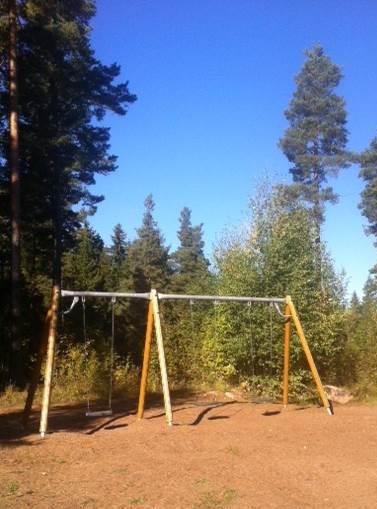 Mellanmål äter vi på parketten 14.30 måndagar torsdagar. På fredagar äter vi mellanmål på Gullvivan. Under loven äter vi mellanmål på Gullvivan och lunch på Parketten. Vi har öppet 06.00-16.30. Vid 16.
