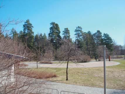 Förutsättningar och förändringar Natur och park Terräng, vegetation och naturvärden Området ligger i ett småkuperat naturområde som sluttar ned mot Rissneleden.