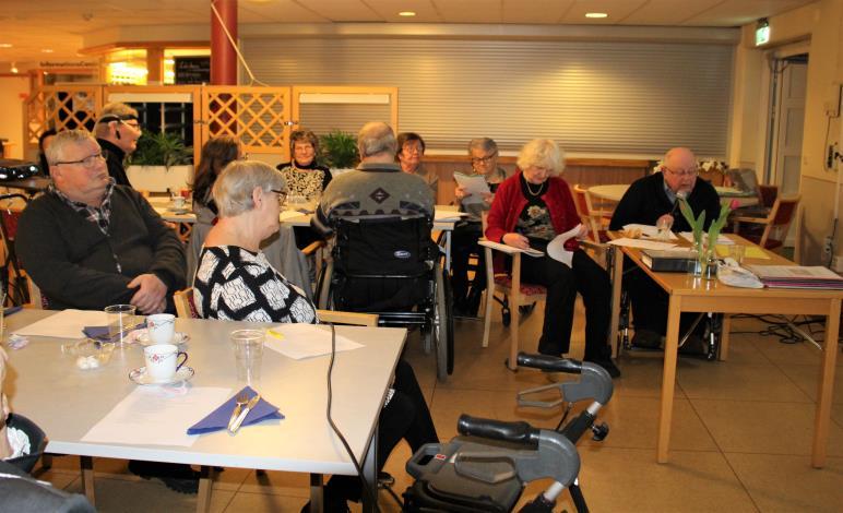 Årsmöte hos DHR Falköpingsavdelningen DHR i Falköping höll årsmöte i torsdags på Träffpunkt Centrum (Läkaren). Ordförande Ing- Marie Andersson hälsade 42 medlemmar välkomna.