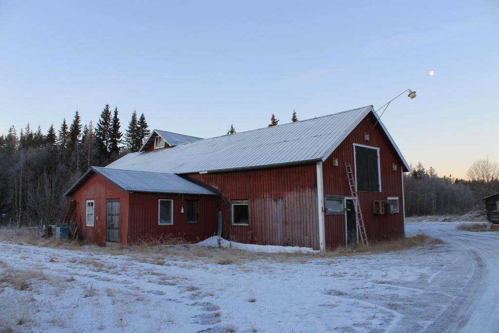 tillhörande