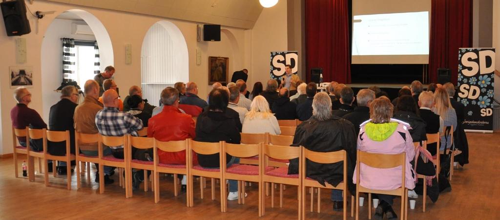 Tomelilla) tackar Daniel Engström för en mycket