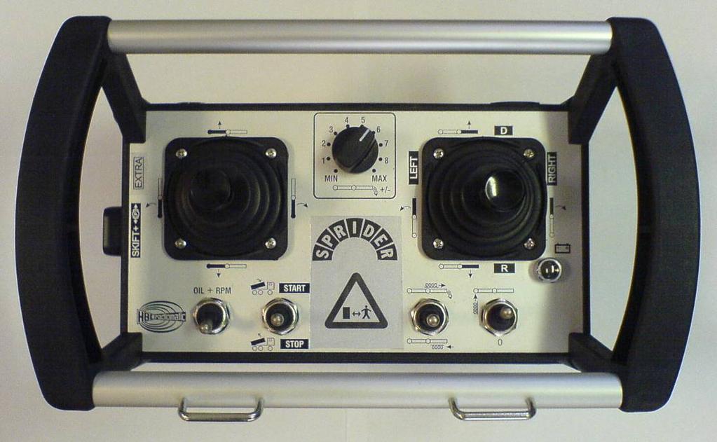 FUNKTIONER OCH MANÖVRERING SPRIDER M-25 är utrustad med radiostyrning av fabrikat HBC Spectrum. en är avsedd för styrning av hydrauliska funktioner i mobila applikationer.