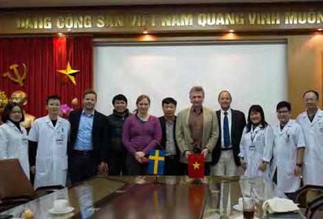 Uppsalas infektionsklinik i samarbete med Bach Mai-sjukhuset, Hanoi. Uppsaladelegationen Dr Long föreläser om handläggning av Denguefeber (Uppsala, hösten 2018).