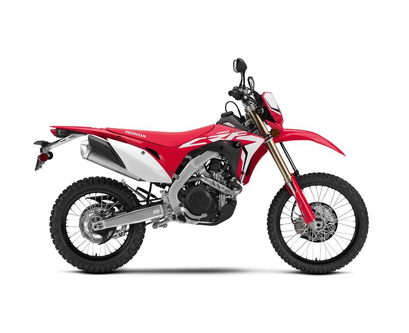Chassi Hämtat från CRF450R 2018 med små anpassningar för bredare användningsområde LED-lampor runtom, större bränsletank och sidostöd Större kylare med elektrisk fläkt Design från CRF450R CRF450R
