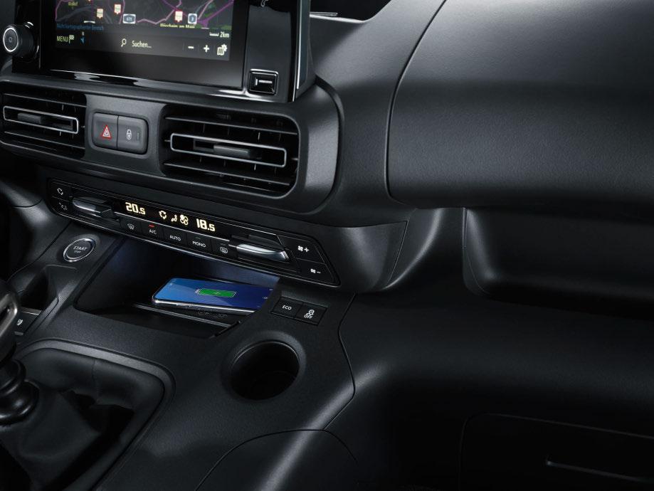 SMIDIGT ANSLUTEN HELA VÄGEN.. Överlägsen infotainment: Välj mellan tre infotainmentsystem.