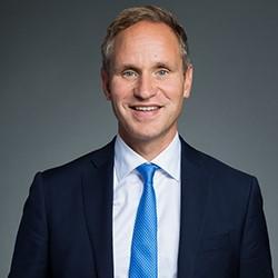 Årsstämma i Saab AB den 11 april 2019 1 Information om föreslagna styrelseledamöter i Saab AB Föreslagen för nyval till styrelsen Ledamot i Nederman Holding AB, Svenska postkodföreningen och World