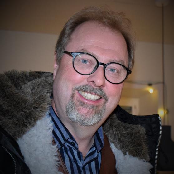 Lars Morgan - ordförande Med ett stort Hammarbyhjärta är det med glädje och uppkavlade armar som denna stolta trebarnspappa är tilltänkt som nästa styrelseordförande.
