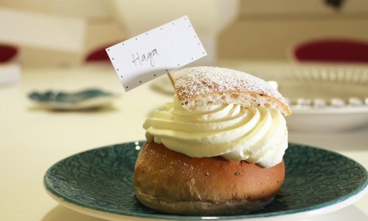 Förutom de båda vinnarna provar vi flera andra goda semlor.