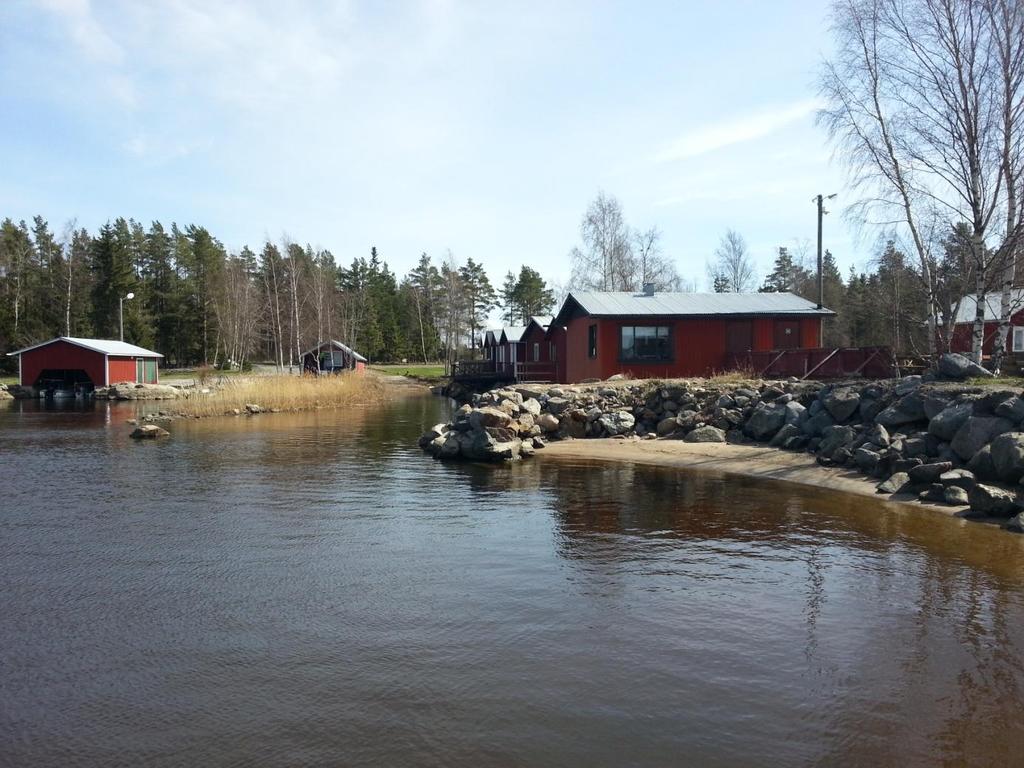 Bild 3. Båthusen invid Salteriet där även kommunens simstrand finns. 3.1.