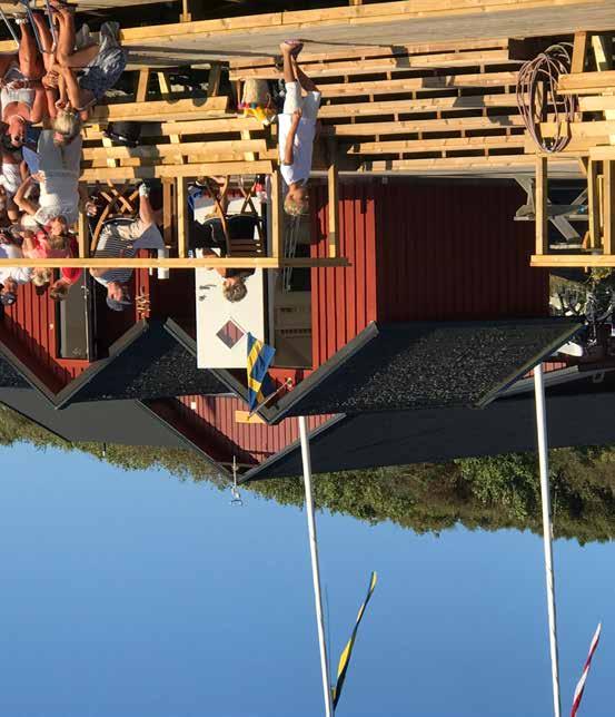 Underhåll i hamnen 2018 Sommaren 2018 var en sommar då alla kunde bättra på sin solbränna oavsett om man var på havet, eller på land. I hamnen vill jag påstå att arbetet präglades av lyft och höjning.