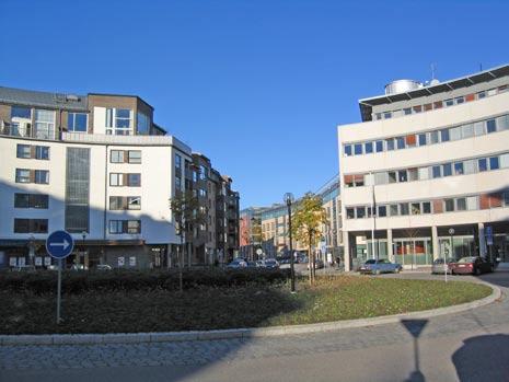 fram till år 2030 enligt RUFS) skulle Solna med motsvarande befolkningstillväxt kunna en befolkning på 80 000 inv.