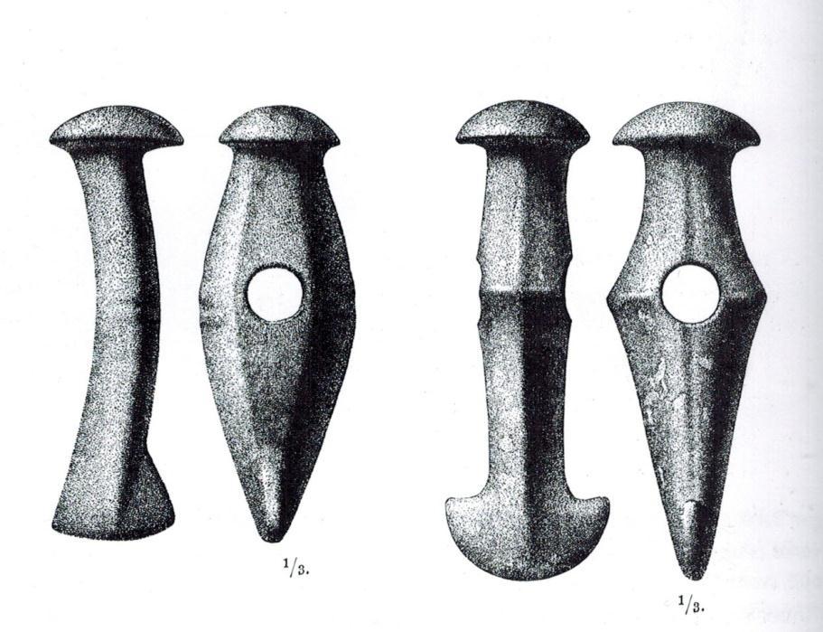 Bild 3. Mångkantiga stridsyxor av typ KII och KVI. Efter Montelius 1917 3.