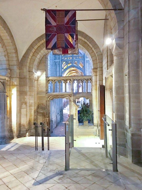 EdmoLift UK levererar till Hogwarts EdmoLifts brittiska dotterbolag har nyligen installerat en rullstolshiss i Harry Potters skola Hogwarts. Jo, faktiskt!