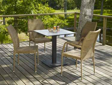 1061 Angelica stol natur Tb 45 cm, Th 91 cm, Sh 44 cm 1062 Angelica karmstol natur Tb 51 cm, Th 91 cm, Sh 44 cm 7935-5B vit, 70 x 70 cm ELLIPS Unik cafégrupp, designad av Gustav Hallén, med