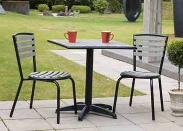 4426-0-8 Remi stapelstol blank/svart Tb 41 cm, Th 80 cm, Sh 44 cm 5551-0-8 Bistro bord blank/svart nonwood Ø 70 cm, Th 72 cm.