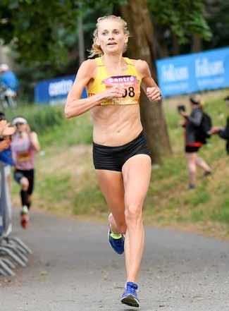 Distriktsmästerskap Huddinges Hanna Lindholm fick ett stort lyft 2018 med personliga rekord på 3000 m (9:42.53i), 10 000 m (33:29.67), halvmaraton (1:14:13) och maraton (2:36:02).