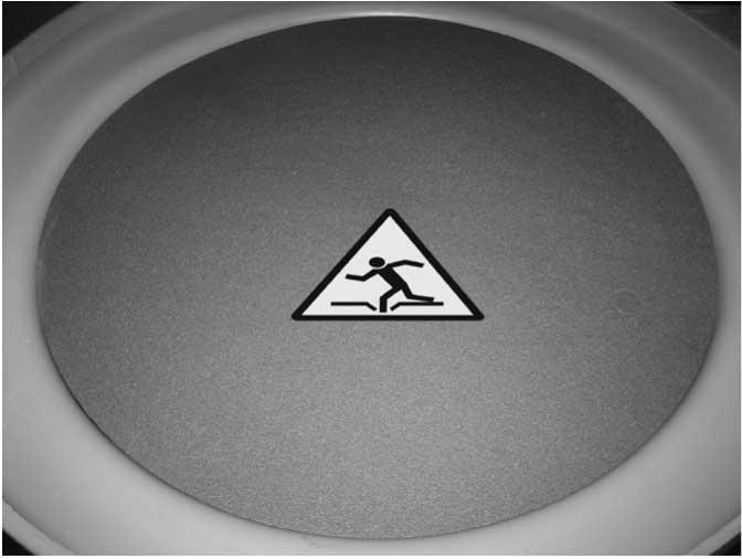 4 Installation WS007090A 4.2.12 Återfyllnad Om enheten inte används på vintern, gör ett av följande: Säkerställ att både inspektionsluckan och den omgivande marken är isolerade.