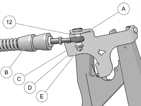 Fixer le système de traction au moyeu de roue arrière en utilisant les écrous de roue d origine du véhicule. Voir la Figure 12. NOTE : Retirer le protecteur en caoutchouc du moyeu, s il y a lieu.