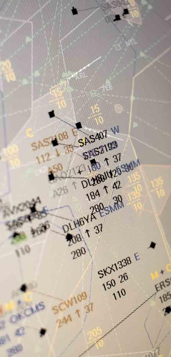 NYA FLYGLEDNINGSSYSTEMET EUROCAT 2E LFV planerar driftsättning av nya flygledningssystemet Eurocat 2E samt nya kontrollcentraler i