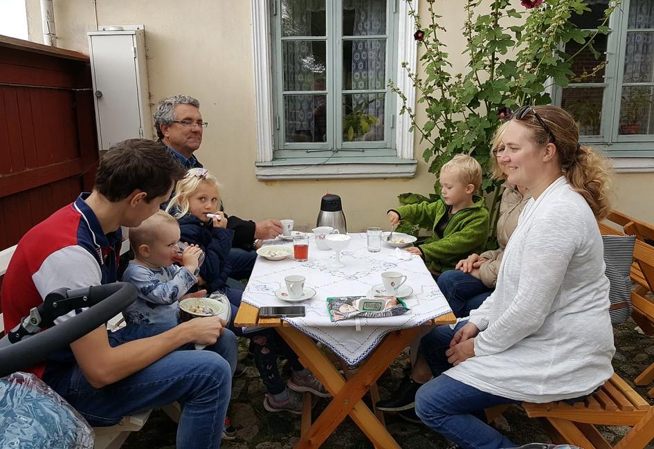 vingarna ska monteras ner för besiktning och underhåll.