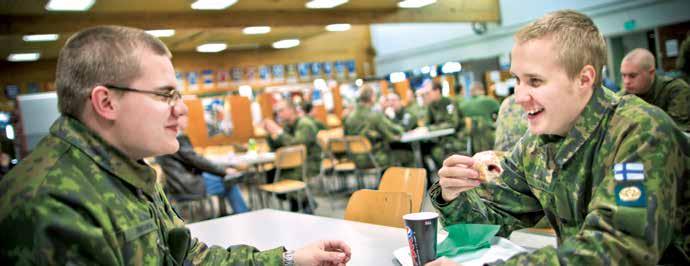 Soldathemmet betjänar beväringarna på fritiden. underordnade samt försvarets grunder. Övning i sluten ordning och vapenhantering skapar grunden för den kommande stridsutbildningen.
