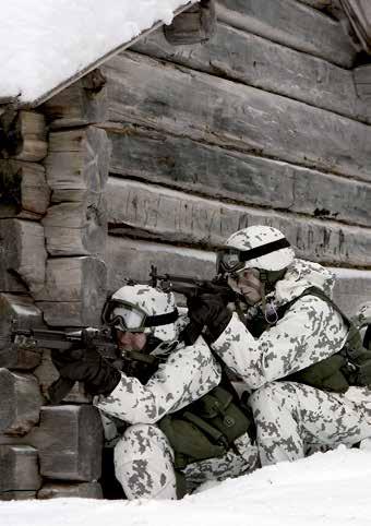 Infanteriet Infanteriet utgör arméns stomme. I strid har det i uppgift att i samverkan med andra vapenslag avvärja och slå fienden.
