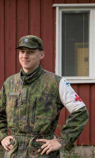 Lika klart var det att han ville göra det uttryckligen inom flygvapnet. Att det finns många tjänstgöringsuppgifter som har samband med luftfart är särskilt viktigt för Aumo.