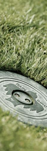26 SVENSKA GOLFFÖRBUNDET SVENSKA GOLFFÖRBUNDET 27 Varför är det bra att dela upp bevattningsbehovet Om banpersonalen har bestämt att man vill ge greenerna tre millimeter en natt så ska inte hela