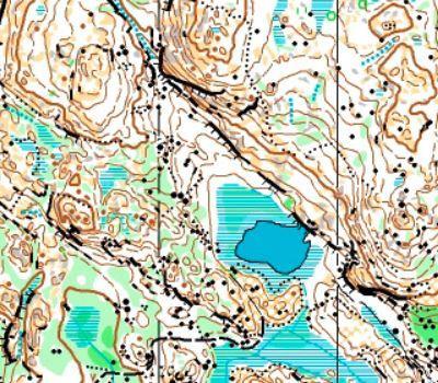 Tävlingskartan Kartan i skala 1:15000 (för HD21 och yngre), för de äldre klasserna 1:10000 eller 1:7500. Många små detaljer på 1:15000, kan kräva små stopp för ALLA för att hänga med!
