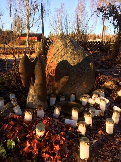 Nästa nummer kommer tisdag 18 december, och om ni har idéer eller gåtans lösning, vitsar, inlägg eller vill ha