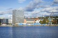 Nybyggnad av hotell i Örnsköldsvik Elite Hotel Här har utfört golventreprenaden Byggstart augusti 2011 I april 2013 öppnar ett nytt och modernt Byggkostnad 100-110 mkr Elite Plaza Hotel intill Inre