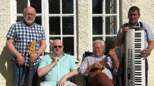 FUNKTIONÄRER Valda av årsmötet: Revisorer: Stig Karlsson, Bengt Elmwall, Jack Sandberg, suppl. KPR: Björn Olsson, ordinarie, Berit Lillieh, ersättare. Valberedning: Britt-Mari Gråfors, ordf.