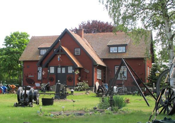 Gata, unik glasveranda och lertegeltak, särskilt välbevarad och med högt