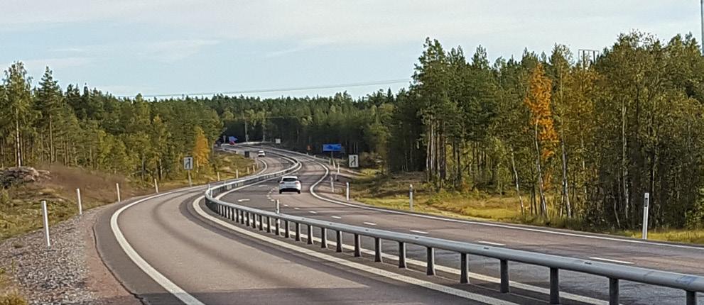 3.7 Vägutrustning Vägräcke Räcken längs sträckan ska samordnas och om möjligt vara av samma typ eller åtminstone ha ett likartat utseende.
