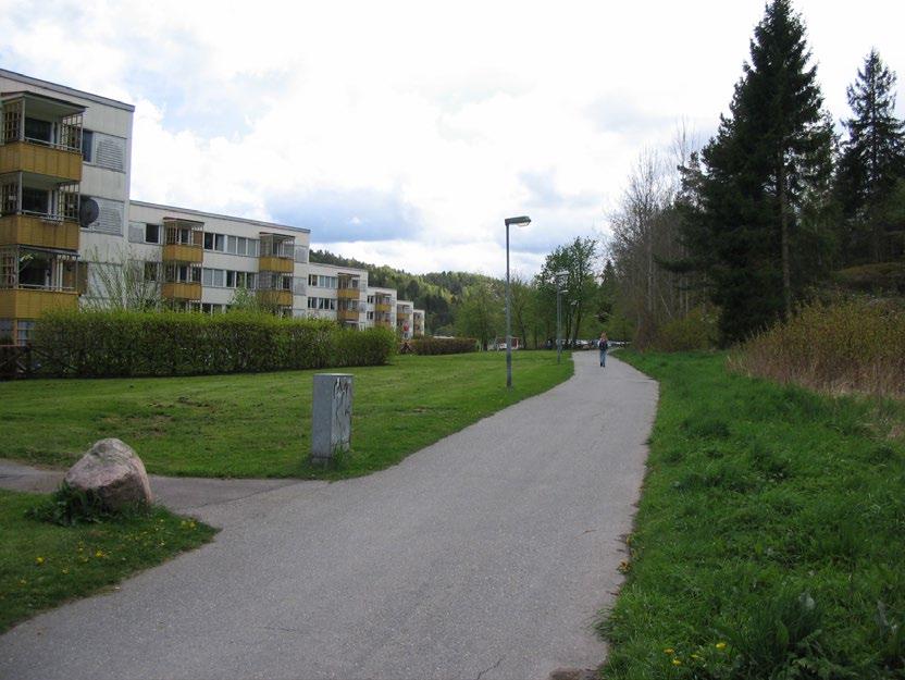 Enligt utförda kompressionsförsök kan leran inte belastas mer utan att långtidsättningar uppstår. Lerans överkonsolideringsgrad ligger på ca 1,0.